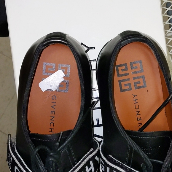 Givenchy Men's dress shoes - Picture 7 of 10